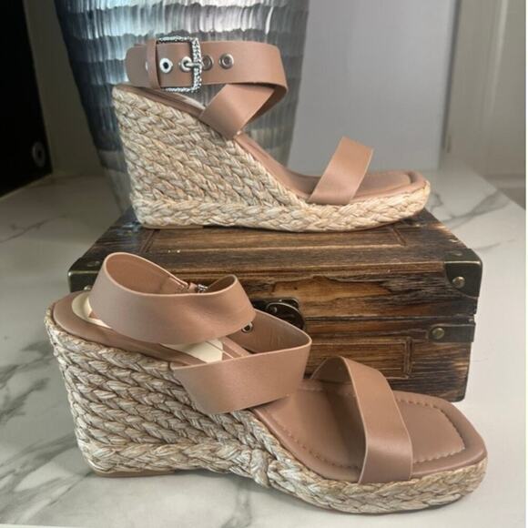 Dolce Vita Aldona Wedge Sandals in Cafe Leather - Picture 7 of 8